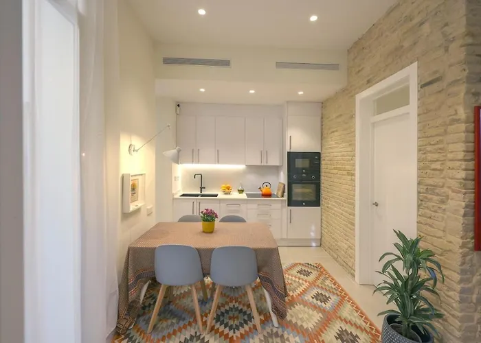 Walk - 20 Min - Beautiful Private Patio バレンシア